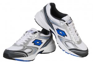 Get sports shoes at a discount 75%